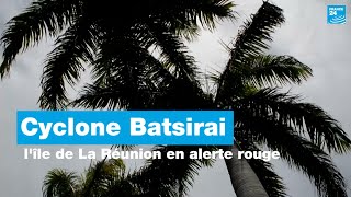 Cyclone Batsirai en alerte rouge La Réunion se prépare • FRANCE 24 [upl. by Marrilee]